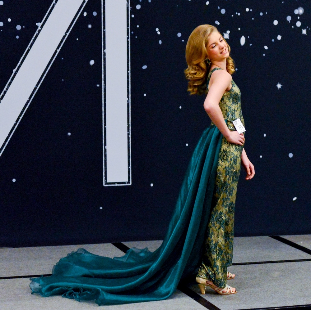 Sugar kayne c113 sz 14 professionally altered to 12